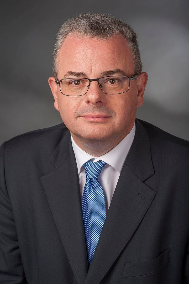 Review by Ricardo Dixon